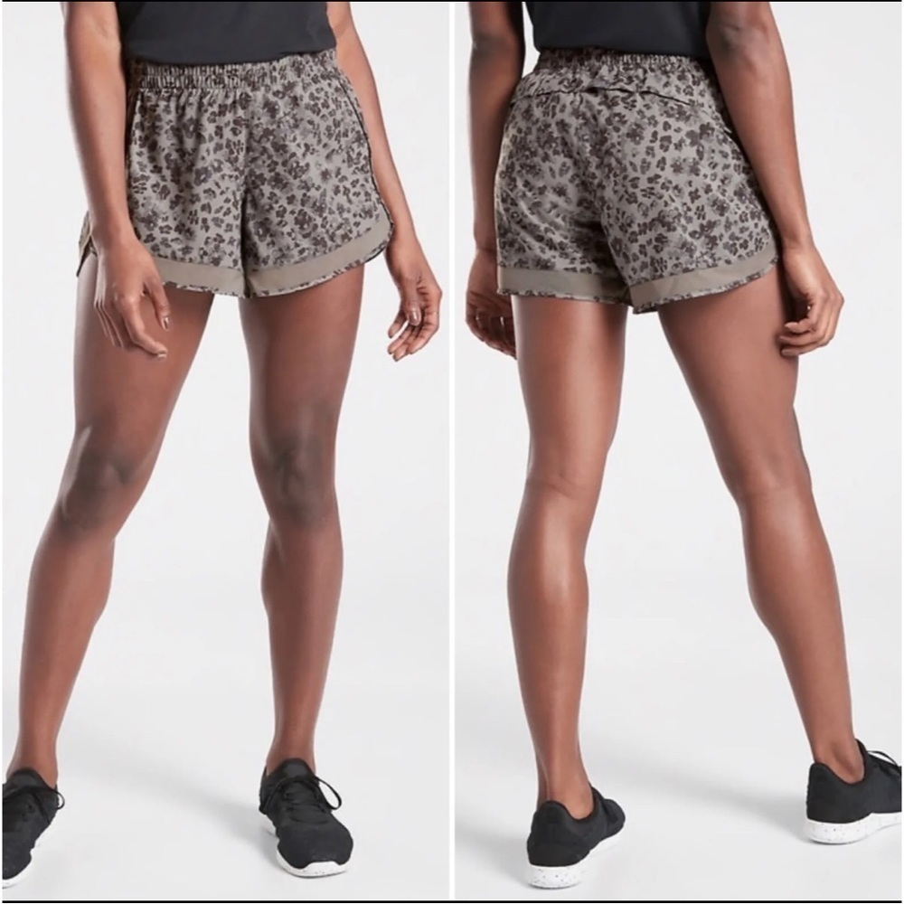 Athleta Printed Mesh Racer Run Mid-rise Lined Short Libra Gray Animal Sz XS.
